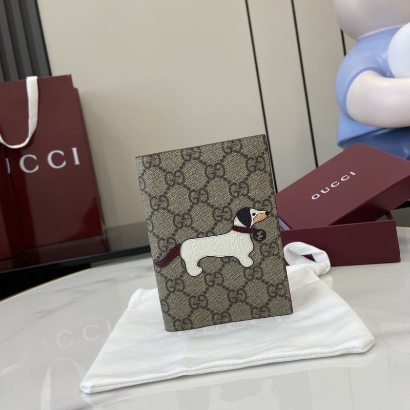 G*u*i wallets & purse
